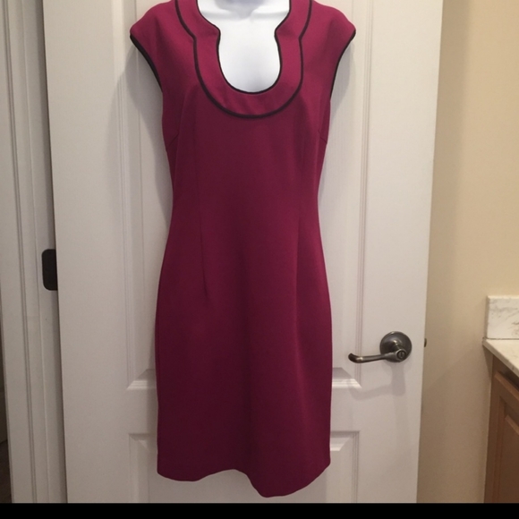 Trina Turk Dresses & Skirts - Trina Turk Sleeveless Open Neck Dress